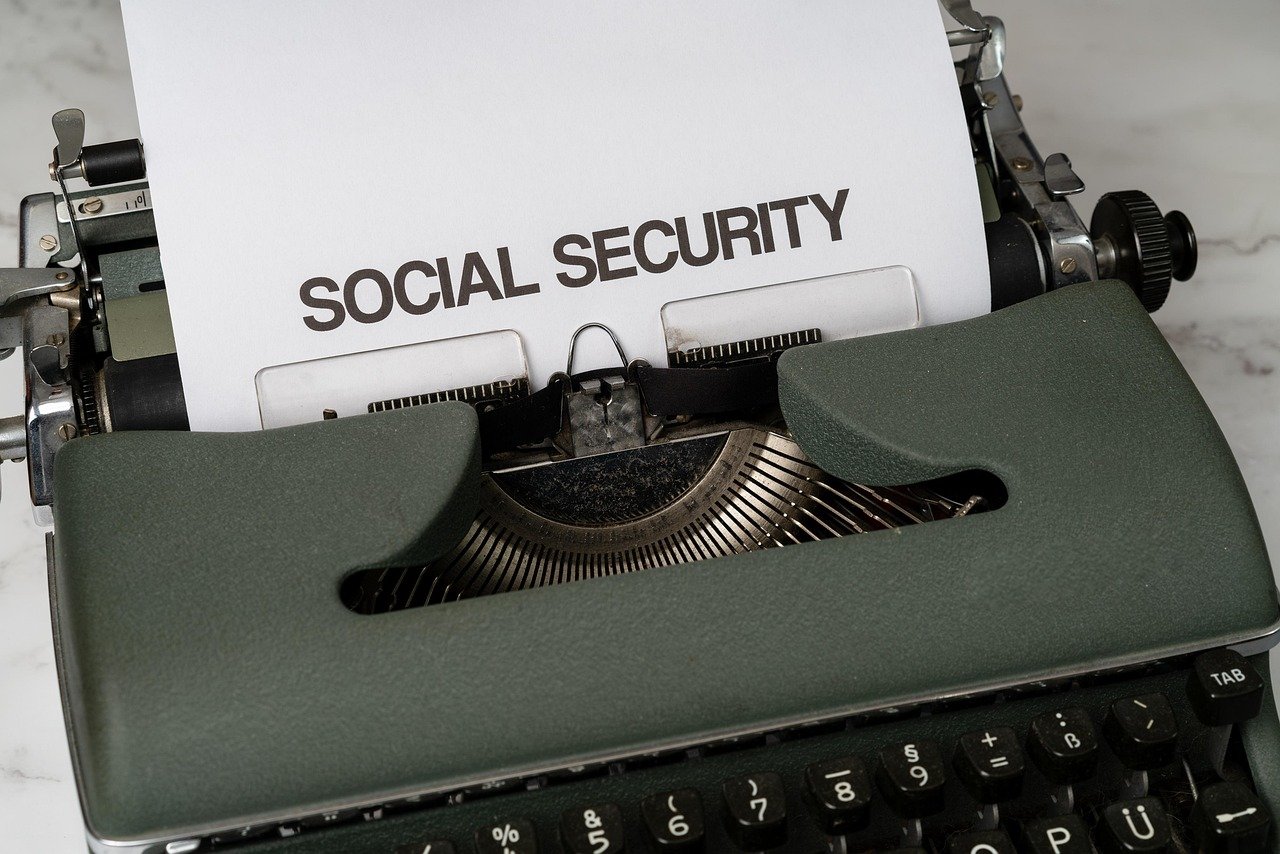 Do Wealthy Retirees Receive Social Security Benefits?