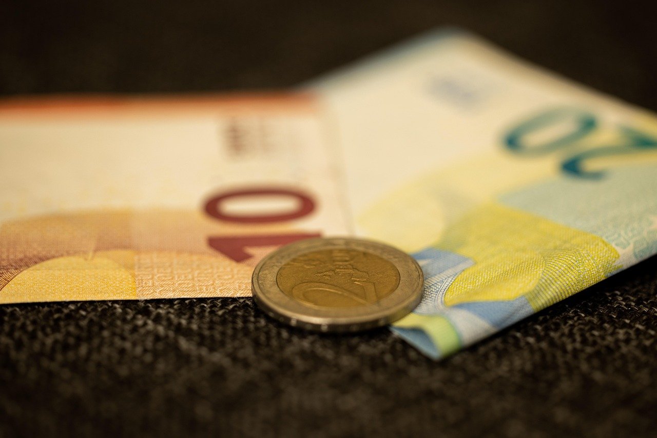 Understanding Wealth: Is $100,000 Considered Wealthy?